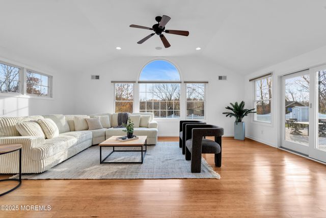 113 Arneytown Hornerstown Road, Allentown, NJ 08501