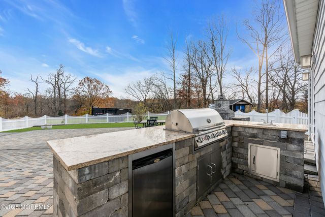 113 Arneytown Hornerstown Road, Allentown, NJ 08501