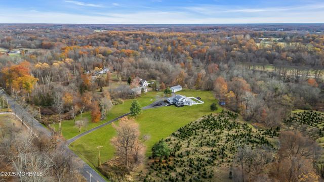 113 Arneytown Hornerstown Road, Allentown, NJ 08501