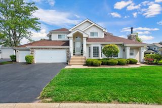 1355 Georgetown Drive 3, Batavia, IL 60510