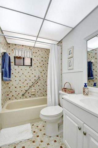 5220 Las Verdes Circle Circle 223, Delray Beach, FL 33484