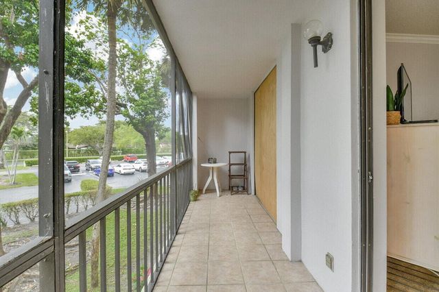 5220 Las Verdes Circle Circle 223, Delray Beach, FL 33484