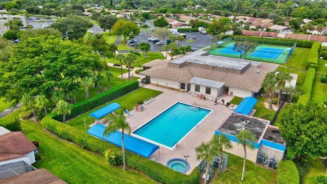5220 Las Verdes Circle Circle 223, Delray Beach, FL 33484