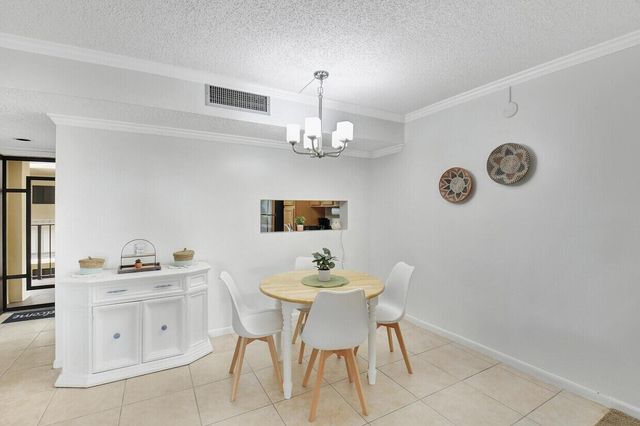 5220 Las Verdes Circle Circle 223, Delray Beach, FL 33484