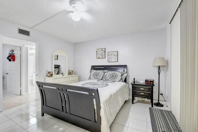 5220 Las Verdes Circle Circle 223, Delray Beach, FL 33484