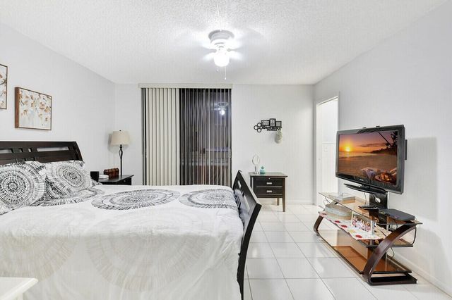 5220 Las Verdes Circle Circle 223, Delray Beach, FL 33484