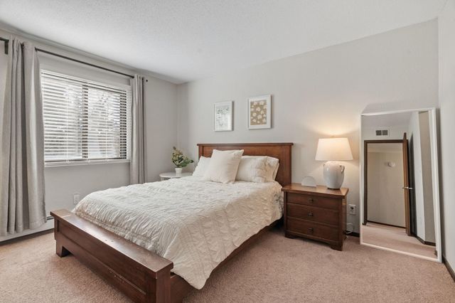 2670 Oxford Street N 242, Roseville, MN 55113