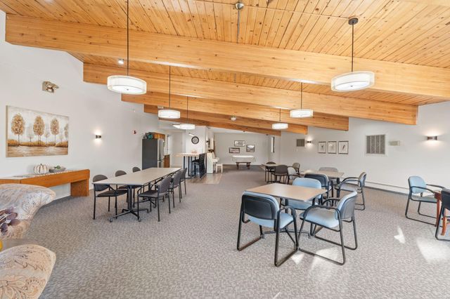 2670 Oxford Street N 242, Roseville, MN 55113