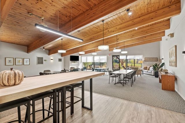 2670 Oxford Street N 242, Roseville, MN 55113