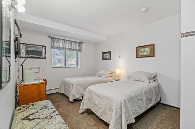 2670 Oxford Street N 242, Roseville, MN 55113