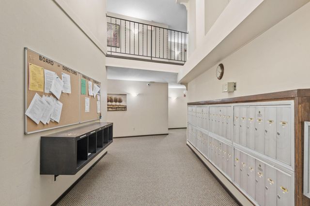 2670 Oxford Street N 242, Roseville, MN 55113