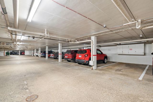 2670 Oxford Street N 242, Roseville, MN 55113