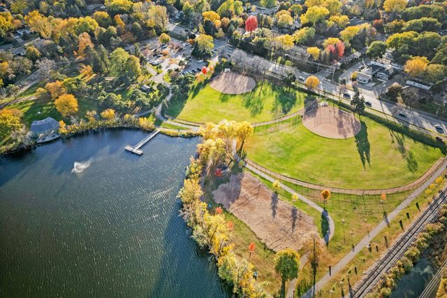 2670 Oxford Street N 242, Roseville, MN 55113