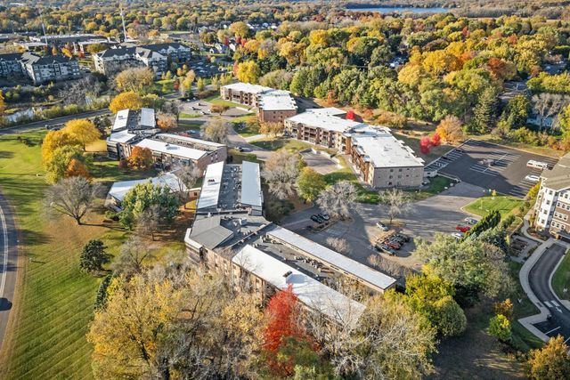 2670 Oxford Street N 242, Roseville, MN 55113