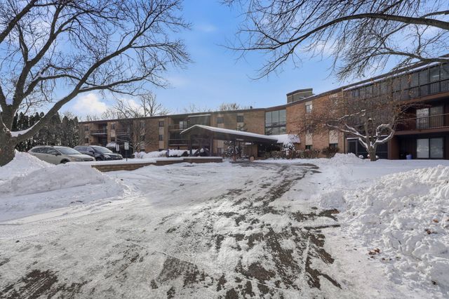 2670 Oxford Street N 242, Roseville, MN 55113