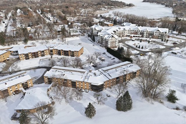 2670 Oxford Street N 242, Roseville, MN 55113