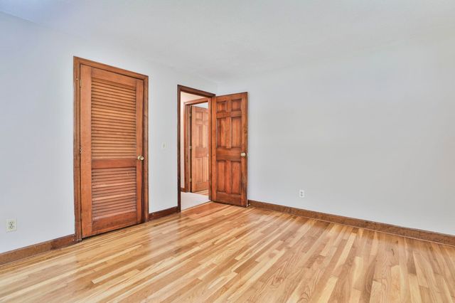 5 Meredith Drive, Nashua, NH 03063