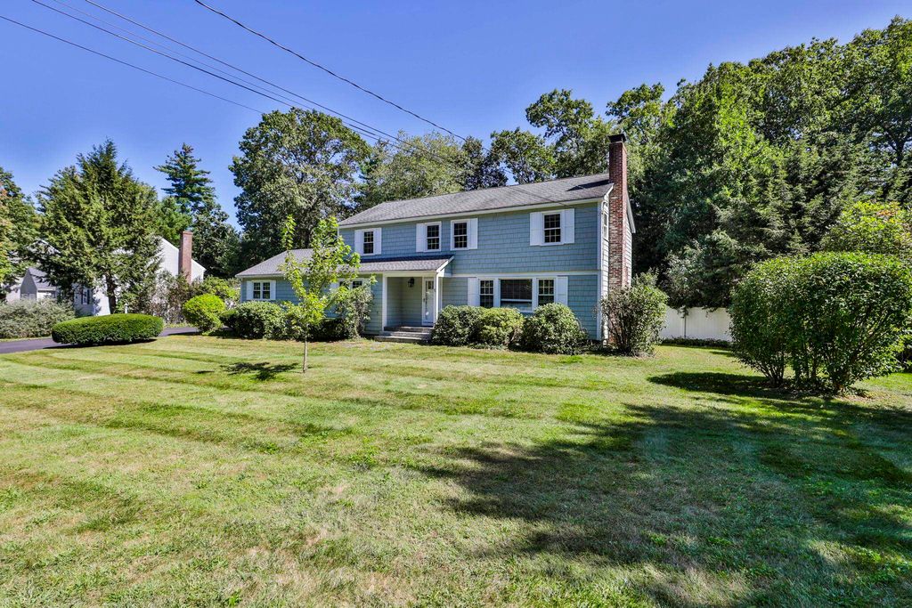 5 Meredith Drive, Nashua, NH 03063