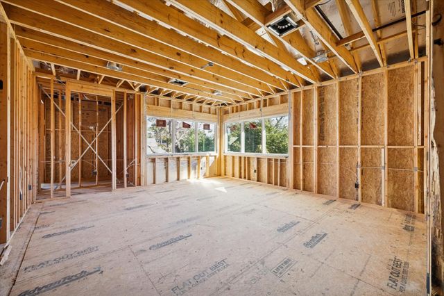 1050 W 42nd Street, Houston, TX 77018