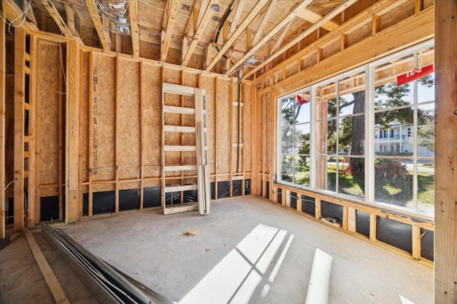 1050 W 42nd Street, Houston, TX 77018