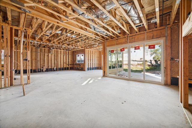 1050 W 42nd Street, Houston, TX 77018