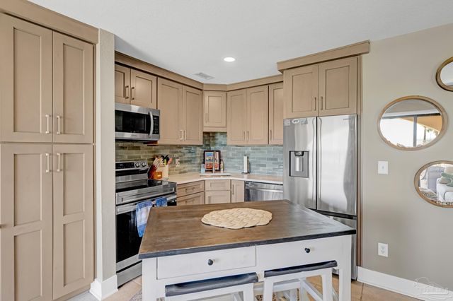 8253 Navarre Pkwy D105, Navarre, FL 32566