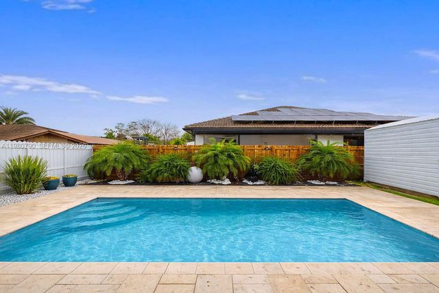 1405 SE 7th St, Homestead, FL 33033