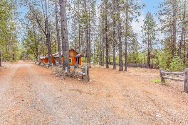 18009 HWY 58, Crescent Lake, OR 97733