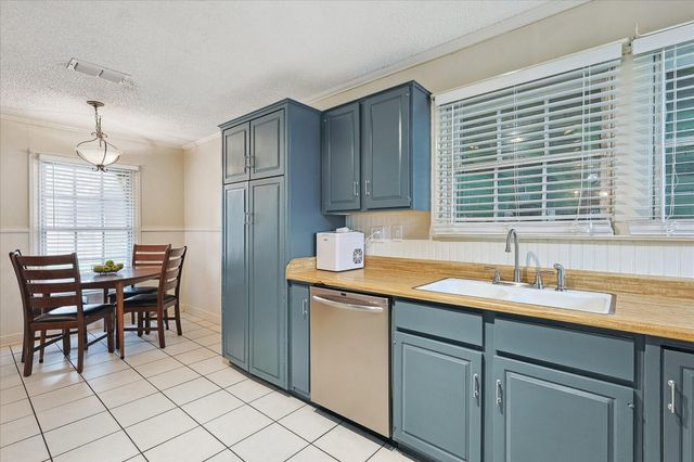 406 Bellevue Drive, Cleburne, TX 76033