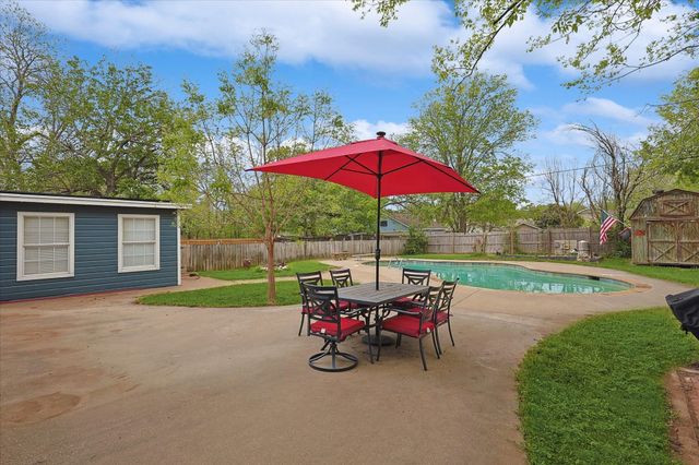 406 Bellevue Drive, Cleburne, TX 76033