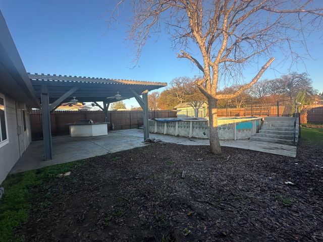 3904 Creekside Pl, Auburn, CA 95602