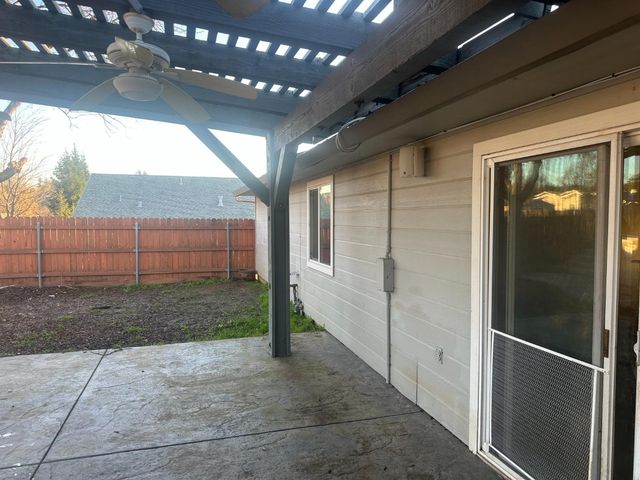 3904 Creekside Pl, Auburn, CA 95602