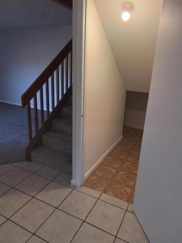 1458 N Lawnwood Circle 23c, Fort Pierce, FL 34950