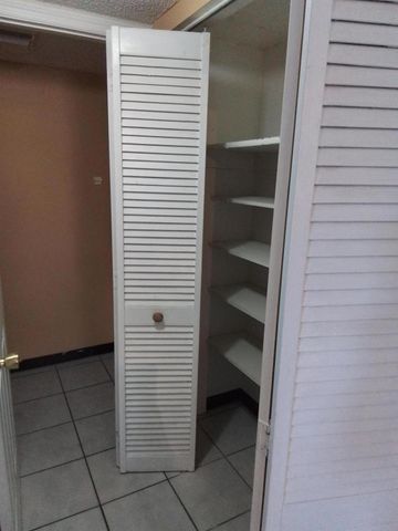 1458 N Lawnwood Circle 23c, Fort Pierce, FL 34950