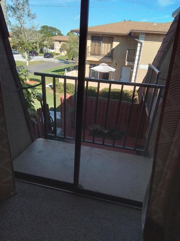 1458 N Lawnwood Circle 23c, Fort Pierce, FL 34950