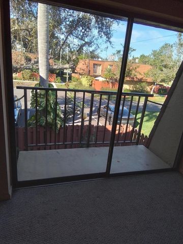 1458 N Lawnwood Circle 23c, Fort Pierce, FL 34950