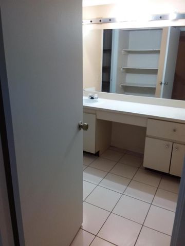 1458 N Lawnwood Circle 23c, Fort Pierce, FL 34950