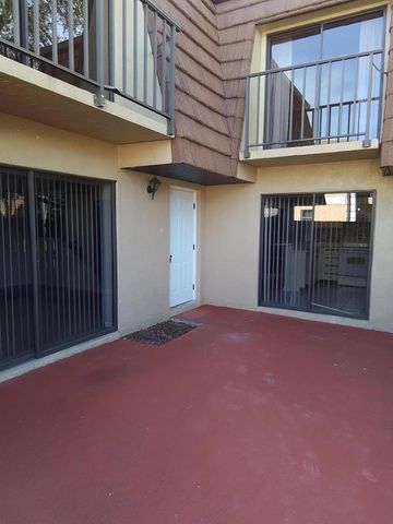 1458 N Lawnwood Circle 23c, Fort Pierce, FL 34950