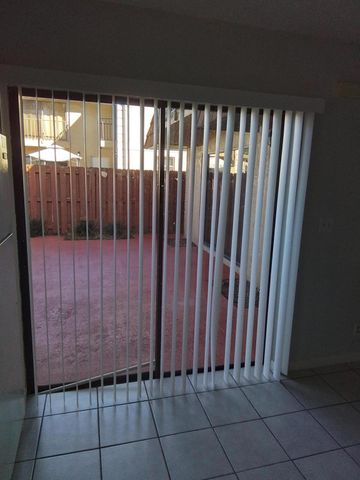 1458 N Lawnwood Circle 23c, Fort Pierce, FL 34950