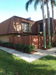 1458 N Lawnwood Circle 23c, Fort Pierce, FL 34950