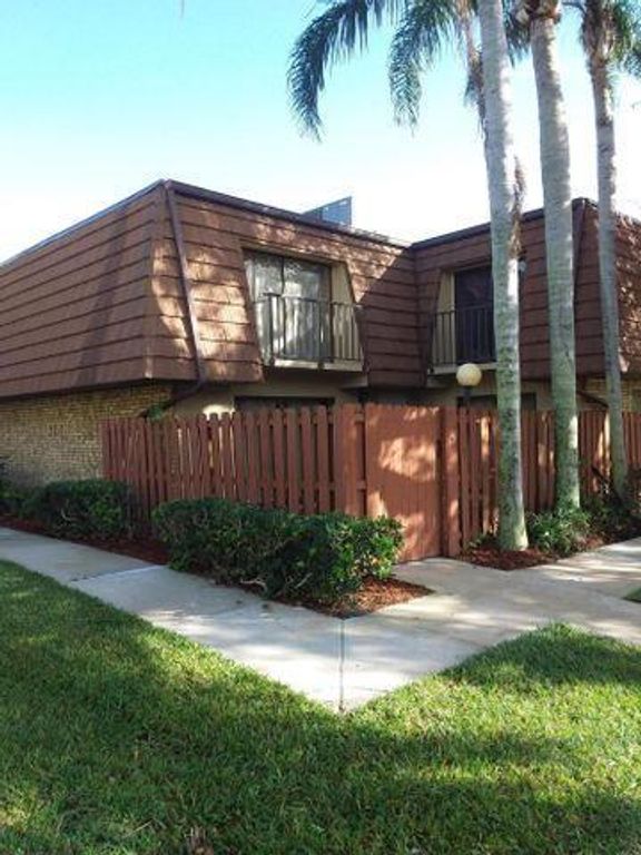 1458 N Lawnwood Circle 23c, Fort Pierce, FL 34950