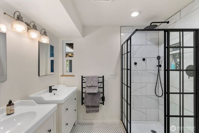 8618 NE 143rd Street, Kirkland, WA 98034