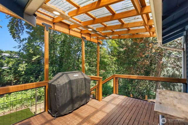 8618 NE 143rd Street, Kirkland, WA 98034
