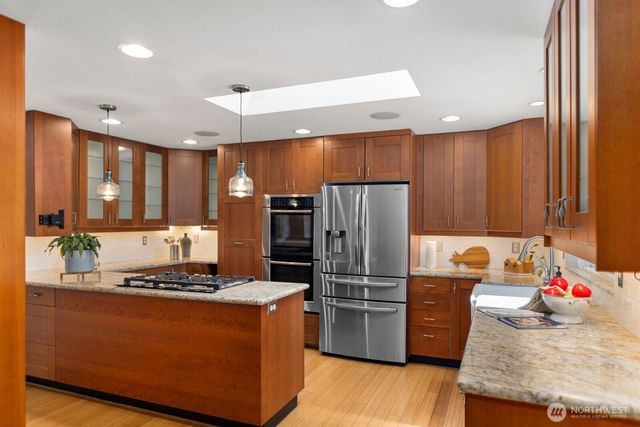 8618 NE 143rd Street, Kirkland, WA 98034