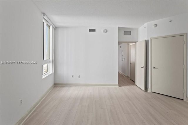 1900 N Bayshore Drive 1810, Miami, FL 33132