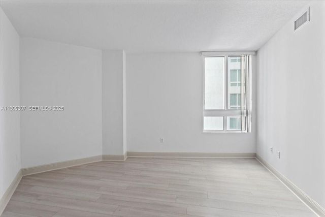 1900 N Bayshore Drive 1810, Miami, FL 33132