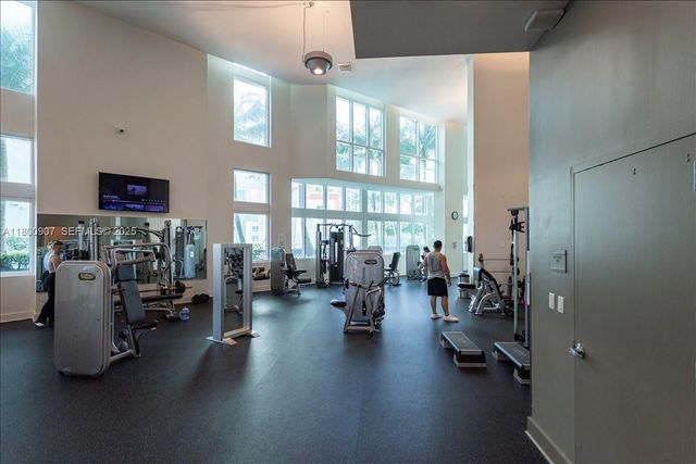 1900 N Bayshore Drive 1810, Miami, FL 33132