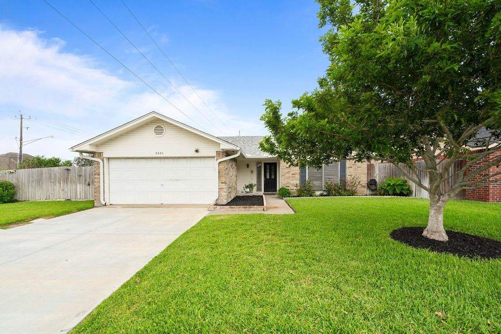 2441 Windsong Dr, Corpus Christi, TX 78414