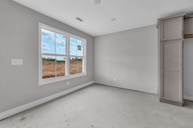 2721 Brewster Dr, Clarksville, TN 37042