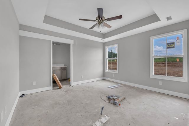 2721 Brewster Dr, Clarksville, TN 37042